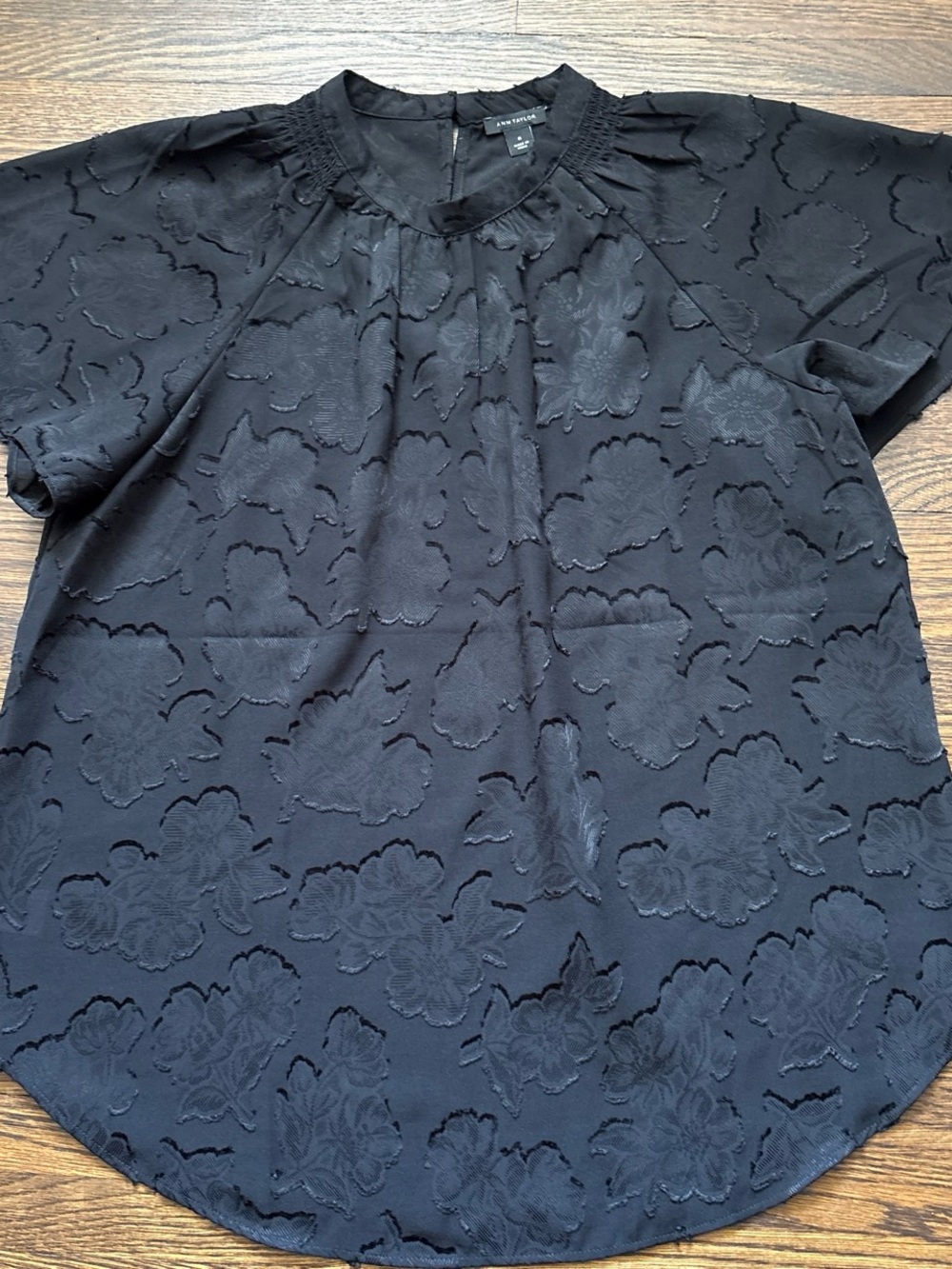 Ann Taylor Black Floral Jacquard Short Sleeve Top